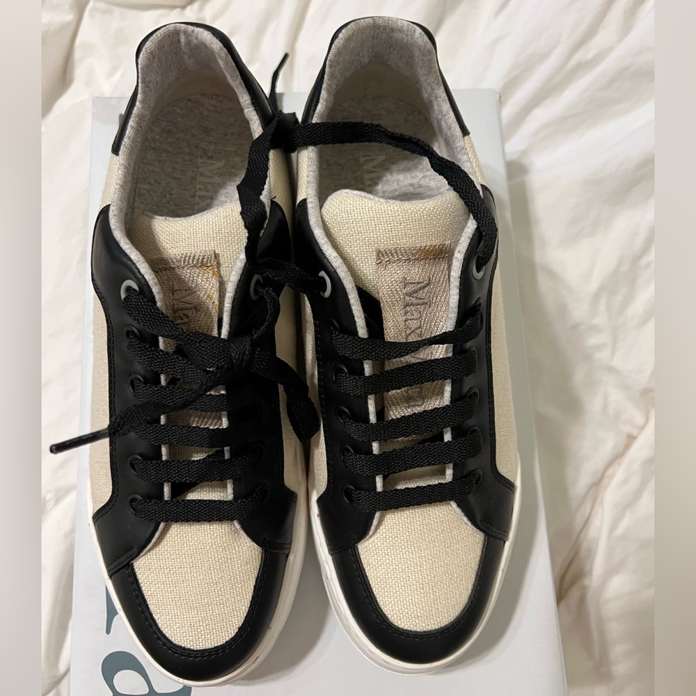 MaxMara Sneakers Size 39 Model MAXIHEMPGREEN Color Black and Cream